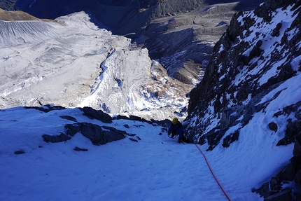 Königsspitze, Gran Zebrù, Daniel Ladurner, Johannes Lemayer - Johannes Lemayer seconding Daniel Ladurner during the first ascent of a new mixed climb up Königsspitze on 07/10/2017