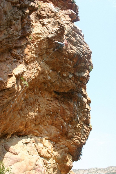 South Africa - Cranking Whoa She Poopie (8a+) Montagu