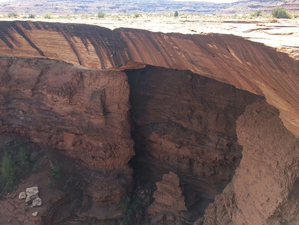 The Crucifix, Canyonlands, USA, Tom Randall, Pete Whittaker - The Crucifix, Canyonlands: 