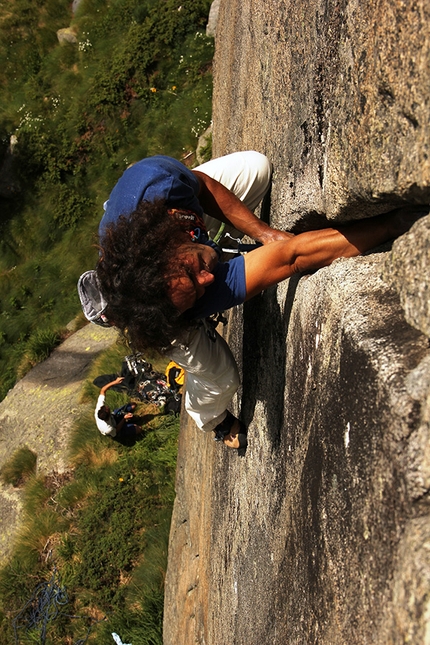 Arrampicata in fessura con le Guide alpine italiane #1: introduzione alle 8 lezioni