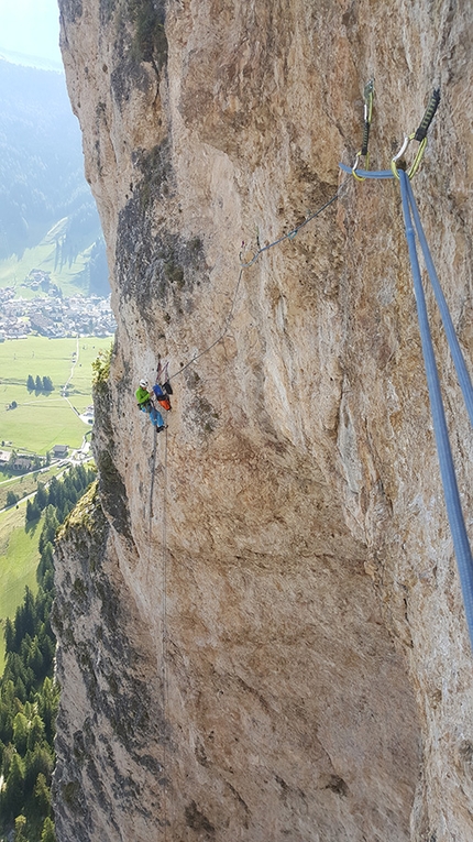 Via Mirko, Monte Steviola, Vallunga, Dolomites, Manuel Nocker, Armin Senoner - Manuel Nocker and Armin Senoner making the first ascent of Via Mirko on Monte Steviola, Vallunga (Puez-Odle) Dolomites