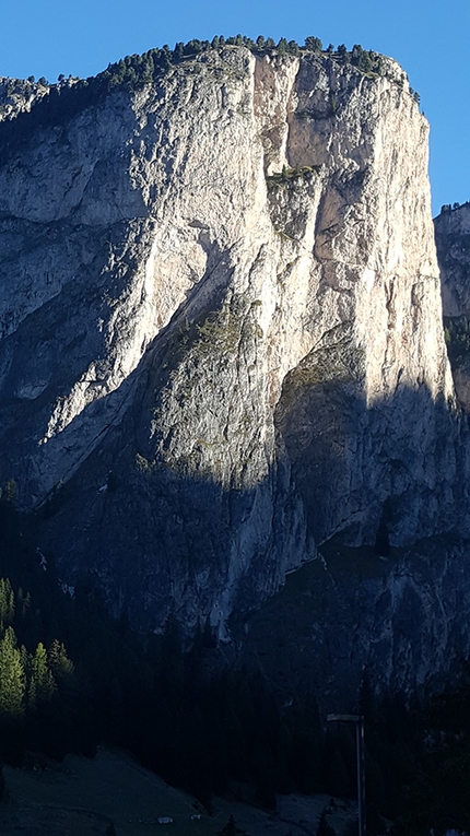 Via Mirko, Monte Steviola, Vallunga, Dolomiti, Manuel Nocker, Armin Senoner - Manuel Nocker e Armin Senoner durante l'apertura della Via Mirko sul Monte Steviola, Vallunga (Puez-Odle) Dolomiti