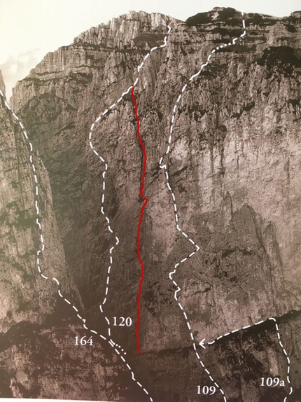 Seconda Pala di San Lucano, Dolomiti, Pale di San Lucano - La linea di 'Llops de mar', Seconda Pala di San Lucano, Dolomiti (Santiago Padros, Luca Vallata 16/10/2017). La foto è tratta dal libro 'Le Pale di San Lucano' di  Ettore De Biasio, Luca Visentini Editore