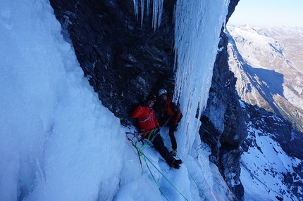 Gnadenlos, Ortler, Daniel Ladurner, Johannes Lemayer, Herbert Plattner - During the first ascent of 'Gnadenlos', Ortler NW Face (Daniel Ladurner, Johannes Lemayer, Herbert Plattner)