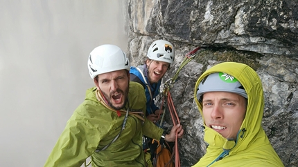 Sass de Mura, Dolomiti Feltrine, Lorenzo Corso, Patrick Gasperini, Diego Toigo - Lorenzo Corso, Diego Toigo e Patrick Gasperini durante l'apertura di I tempi cambiano, Sass de Mura parete sud