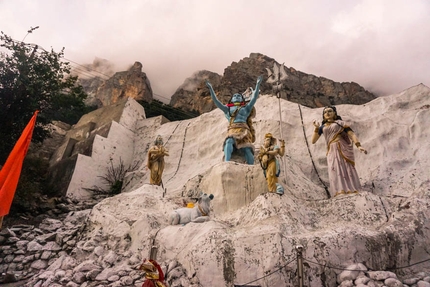 Shivling, Shiva’s Ice, Simon Gietl, Vittorio Messini - Shivling Shiva’s Ice: Gangotri, at the source of the River Ganges