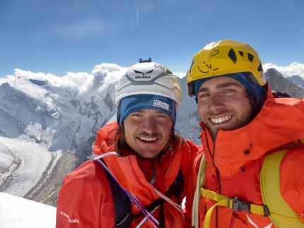 Shivling, Shiva’s Ice, Simon Gietl, Vittorio Messini - Shivling Shiva’s Ice: Simon Gietl and Vittorio Messini overjoyed on the summit on 11/10/2017