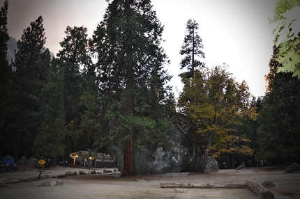 Midnight Lightning, Yosemite, Ron Kauk, Filippo Manca - Midnight Lightning on the Columbia Boulder in Yosemite