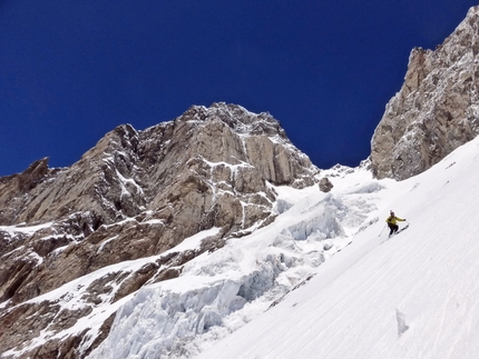 Caucaso: Mt. Ushba prima discesa con gli sci