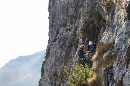 Baffelan, Alpinismo Radicale, Leonardo Meggiolaro, Matteo Maran - Leonardo Meggiolaro e Matteo Maran sul quinto tiro della via Alpinismo Radicale, Baffelan, Piccole Dolomiti