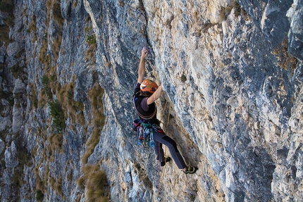 Baffelan, Alpinismo Radicale, Leonardo Meggiolaro, Matteo Maran - Leonardo Meggiolaro e Matteo Maran sul sesto tiro della via Alpinismo Radicale, Baffelan, Piccole Dolomiti