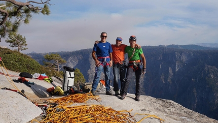 El Capitan, Yosemite, Freerider, Maurizio Oviglia, Rolando Larcher, Roberto Vigiani - Maurizio Oviglia, Roberto Vigiani e Rolando Larcher in cima a El Capitan, Yosemite dopo la loro salita di Free Rider