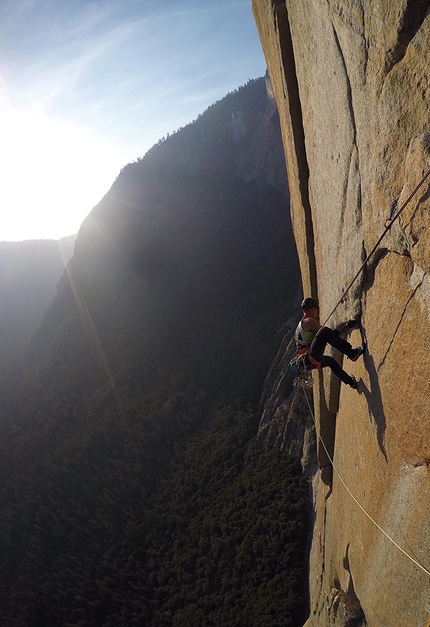 El Capitan, Yosemite, Freerider, Maurizio Oviglia, Rolando Larcher, Roberto Vigiani - Free Rider su El Capitan: Rolando Larcher nella discesa che precede la Monster Crack.