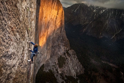 Mescalito, El Capitan - Kevin Jorgeson working Mescalito in autumn 2009, El Capitan, Yosemite