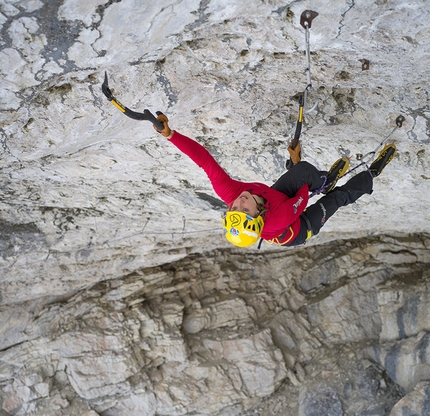 Angelika Rainer, Tomorrow's World, Dolomites - Angelika Rainer dealing with French Connection D15- at the crag Tomorrow's World in the Dolomites