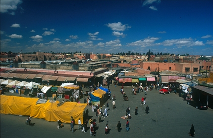 Scialpinismo in Marocco, Alto Atlante, Africa - Il mercato Djemaa el-Fna, Marrakech