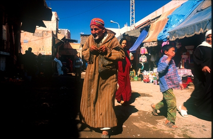 Scialpinismo in Marocco, Alto Atlante, Africa - Camminando per le strade di Marrakech.