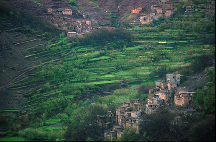 Scialpinismo in Marocco, Alto Atlante, Africa - Paese vicino a Aroumd.