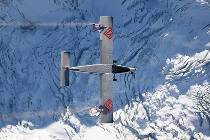 A Door in the Sky, Fred Fugen and Vince Reffet fly into plane from Jungfrau