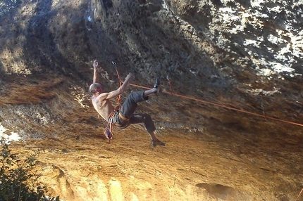 Iker Pou frees difficult climbs at Margalef, Spain