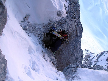 Alpi Giulie: scialpinismo in Friuli  - Breve passaggio in arrampicata verso la Forcella Tedesca, gruppo del Canin.