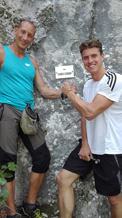 Via Fabio Comini Padaro Arco - Via Fabio Comini, parete di Padaro, Arco: Alex Bertolini and Leonardo Martinelli on the day the plaque was placed