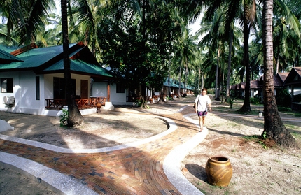 Tailandia arrampicare - Arrampicare a Phra-Nang e Pee Pee Island in Tailandia: bungalow immersi nella giungla