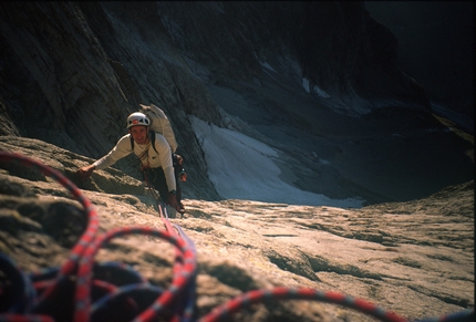 Monte Bianco Aiguille Noire de Peuterey, Maurizio Oviglia, Erik Svab - Maurizio Oviglia durante la prima salita di Nero su Bianco, Parete SE Punta Brendel, Aiguille Noire de Peuterey, Monte Bianco (Maurizio Oviglia, Erik Svab)