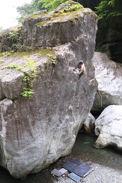 Keita Kurakami - Keita Kurakami making the first ascent, ground-up, of the highball boulder problem Neutralism