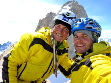 Patagonia - Fühle dich stark, aber nicht unsterblich, VII, A3, M5, 600m,  Aguja Poincenot (3036m), Patagonia. First ascent Simon Gietl & Roger Schäli 12/2009