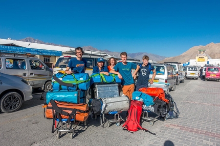 Zanskar, Indian Himalaya, Michael Groher, Thomas Holler, Timo Moser, Barbara Vigl, Lorin Etzel - Michi Groher, Thomas Holler, Timo Moser, Barbara Vigl and Lorin Etzel arriving at Leh