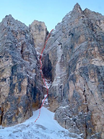 Val Mesdì, Sella, Dolomiti, Simon Gietl, Andrea Oberbacher - La cascata sulla Pizza Longata in Val de Mesdì, Sella, Dolomiti, salita da Simon Gietl e Andrea Oberbacher nel dicembre 2016