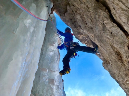 Val Mesdì e la cascata di ghiaccio sul Pizza Longata in Dolomiti