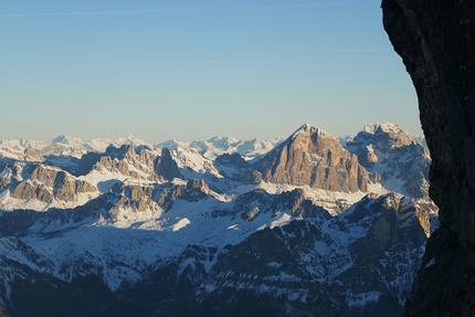 Civetta, Dolomites, Solleder, Lettenbauer, Leo Billon, Max Bonniot, Benjamin Védrines - Winter ascent of the Solleder - Lettenbauer up Civetta, Dolomites: Tofana di Rozes seen from the third bivy