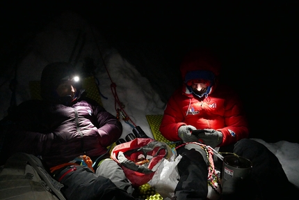 Civetta, Dolomites, Solleder, Lettenbauer, Leo Billon, Max Bonniot, Benjamin Védrines - Winter ascent of the Solleder - Lettenbauer up Civetta, Dolomites: Max Bonniot and Léo Billon at the third bivy