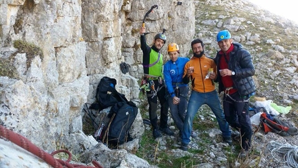 Peschio della Cornacchia, Campocatino, dry-tooling - Peschio della Cornacchia: il dry pride team 