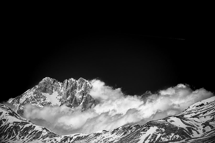 L’idea della Montagna, il Gran Sasso e le foto di Luigi Tassi - La parete Est del Corno Grande