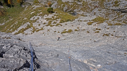 Cima Cee, Dolomiti del Brenta - Appigli Dispersi H. Zanetti sul 4° tiro