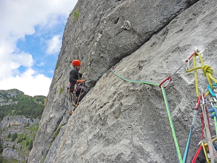 Cima Cee, Dolomiti del Brenta - M.Aufderklamm in apertura del 9° tiro di Linea del Tempo