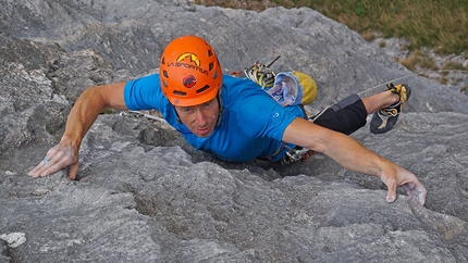 Cima Cee, Dolomiti del Brenta - Luca Giupponi sul 2° tiro di Linea del Tempo