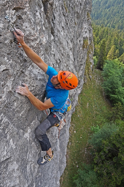 Cima Cee, Dolomiti del Brenta - Luca Giupponi sul 2° tiro di Linea del Tempo