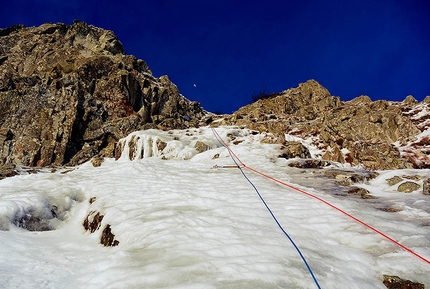 Monte Rondinaio 1,964 m - Canale Cascata Monte Rondinaio parete NE