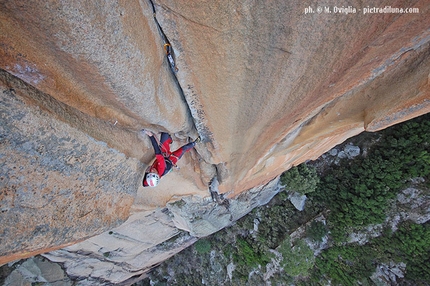 De rerum natura, new route by Oviglia and Larcher at Bavella, Corsica