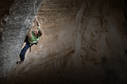 Hyaena Finale, Jakob Schubert - Jakob Schubert on Hyaena at the crag Monte Sordo at Finale Ligure, December 2013