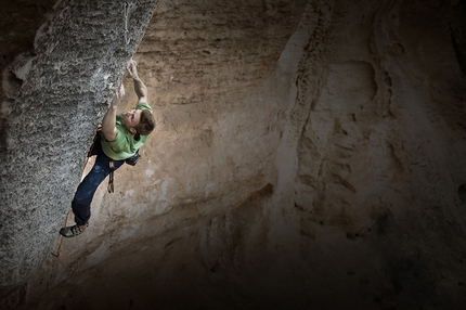 Hyaena Finale, Jakob Schubert - Jakob Schubert on Hyaena at the crag Monte Sordo at Finale Ligure, December 2013