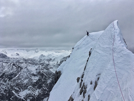 Watzmann: prima traversata invernale per Ines Papert e Luka Lindič