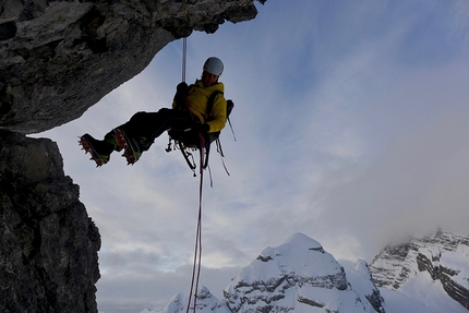 Watzmann Familie Traverse, Ines Papert, Luka Lindić - Ines Papert abseiling off the 4th Child (Jungfrau) during the Watzmann Familie Traverse