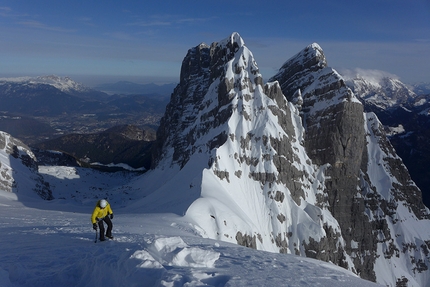 Watzmann Familie Traverse, Ines Papert, Luka Lindić -  Ines Papert close to summit of the 5th Child on the Watzmann Family traverse