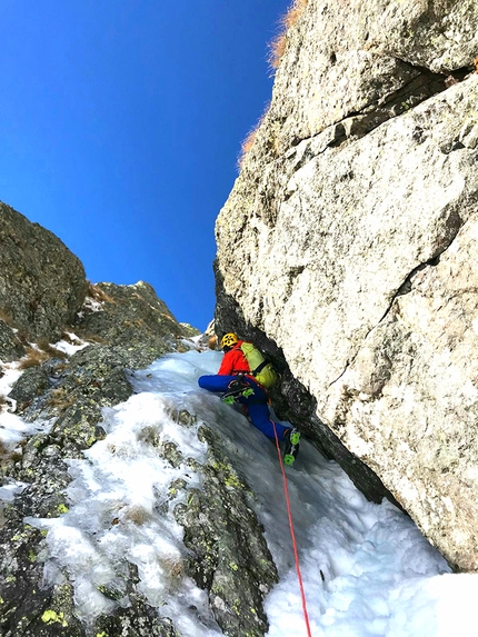 Cima Piazzotti Orientale, Val Gerola, Cristian Candiotto - Durante l'apertura di Time, Cima Piazzotti Orientale, Val Gerola (Cristian Candiotto, Chiara Grattarola)