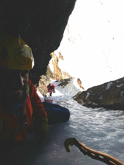 Cima Piazzotti Orientale, Val Gerola, Cristian Candiotto - Cristian Candiotto e Chiara Grattarola durante l'apertura di Time, Cima Piazzotti Orientale, Val Gerola